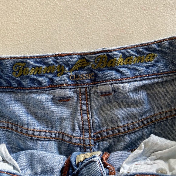 Men’s Tommy Bahama Med Wash Jeans - Picture 3 of 6